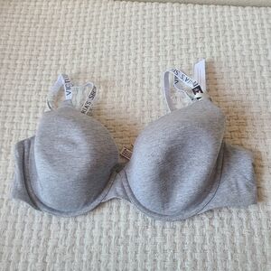 Victoria's Secret Light Gray Bra Size 38C NWT